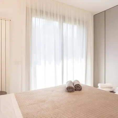 アパート Luxury Jacuzzi Atena *
